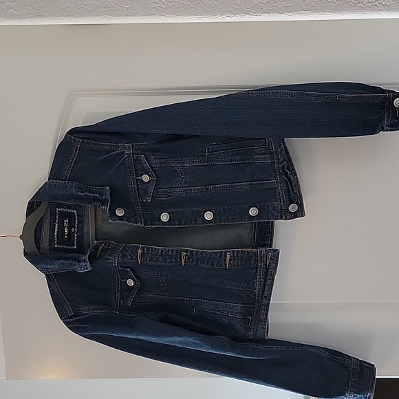 Croped Jean Jacket - Picture 1 of 3